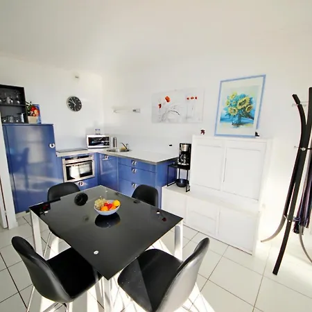 2m O4 023 - 372la * Saint-Raphael (Var)