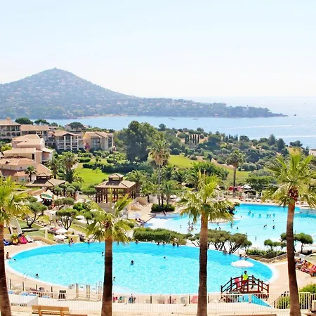 2m O4 023 - 372la * Saint-Raphael (Var)