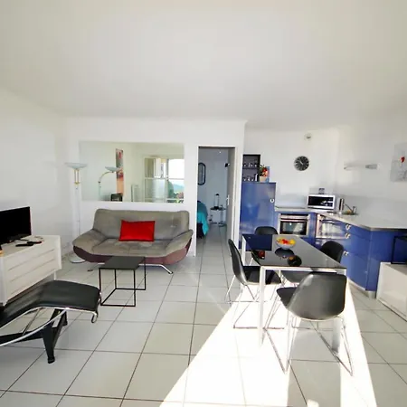 2m O4 023 - 372la Saint-Raphael (Var)